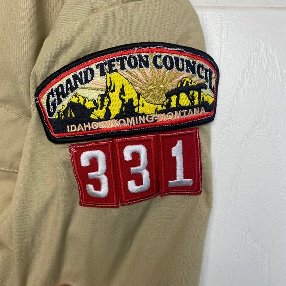 Genuine Boy Scouts of America Shirt with Patches Youth Size Medium - Picture 4 of 9